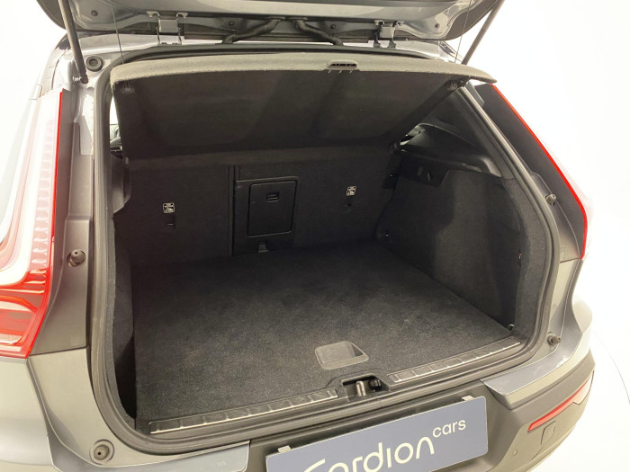 Volvo XC40 D4 AWD R-DESIGN AUT CZ 2.0 d