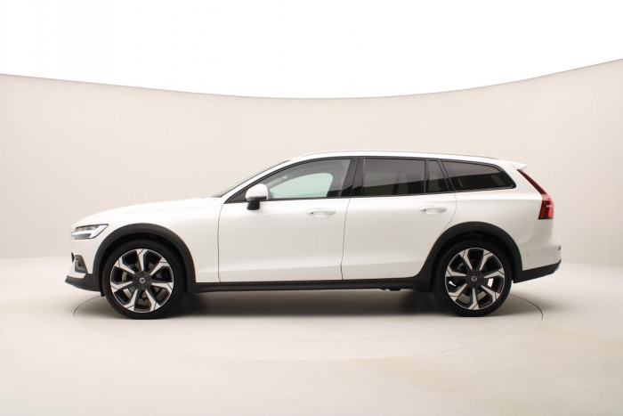 Volvo V60 CC B4 AWD ULTIMATE REZERVACE 2.0 CC CC