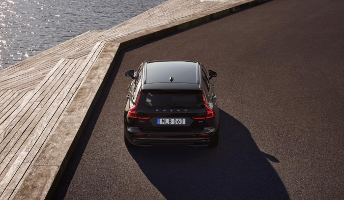 Volvo V60 B4 PLUS DARK AUT