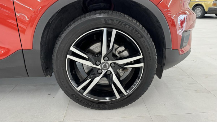 Volvo XC40 T4 R-DESIGN AUT REZERVACE