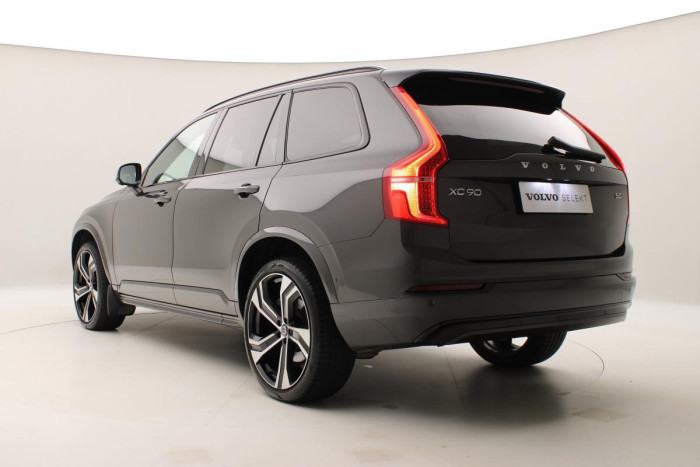 Volvo XC90 B5 AWD ULTIMATE DARK REZERVACE