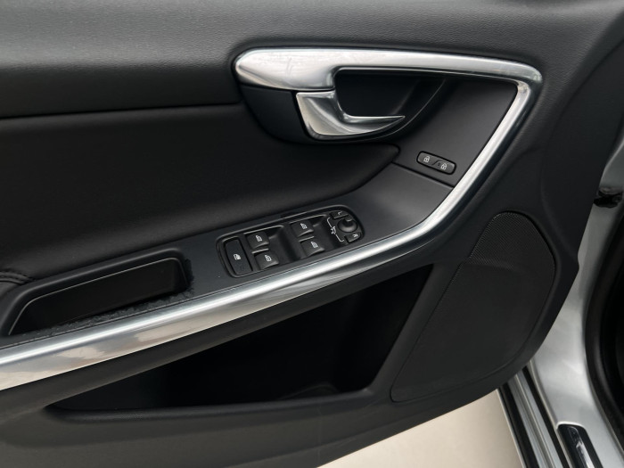 Volvo V60 D3 MOMENTUM AUT 2.0 d Momentum