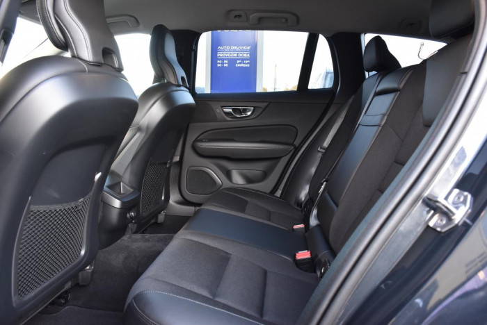 Volvo V60 D3 MOMENTUM AUT REZERVACE 2.0 d Momentum