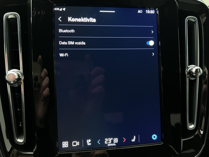 Volvo XC40 B3 PLUS DARK AUT CZ