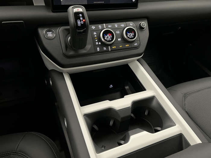 Land Rover Defender 110 D200 S AWD Aut 3.0 d