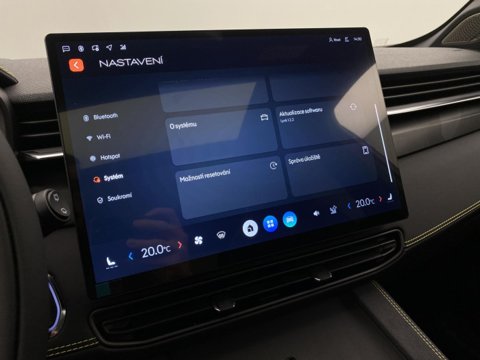 Lynk & Co 01 01 MORE PHEV DEMO