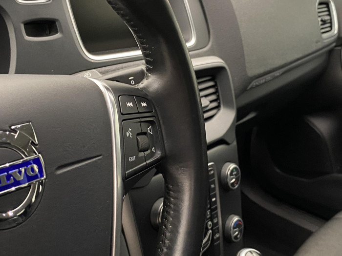 Volvo V40 CC D2 MOMENTUM AUT 1.6 d CC CC Momentum