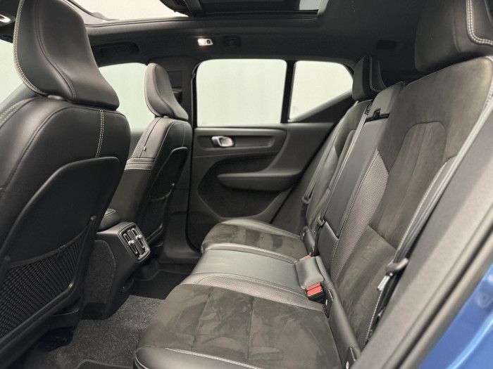 Volvo XC40 T3 R-DESIGN AUT CZ REZERVACE