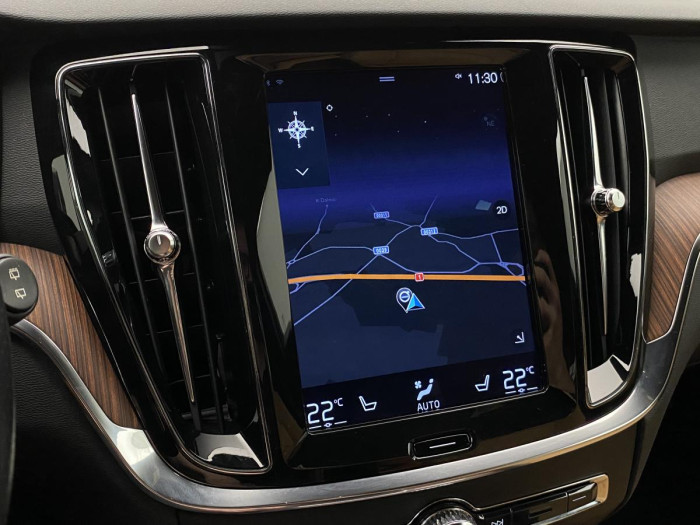 Volvo V60 D3 MOMENTUM NAVIGACE REZERVACE 2.0 d Momentum