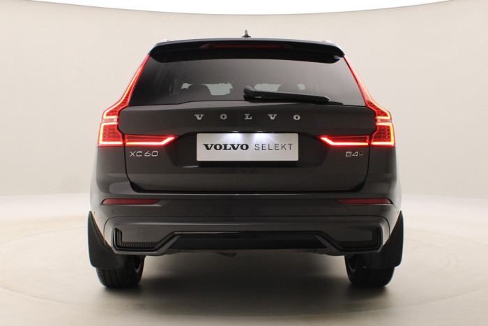 Volvo XC60 B4 AWD PLUS DARK AUT 1.maj