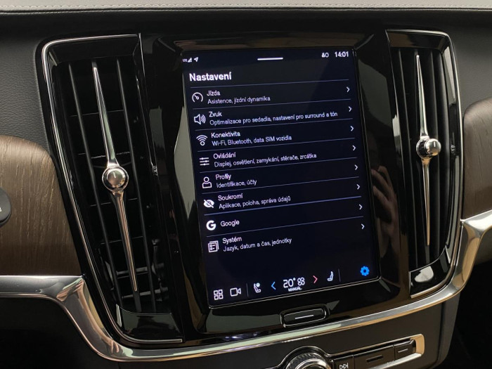 Volvo V90 T6 AWD RECHARGE REZERVACE
