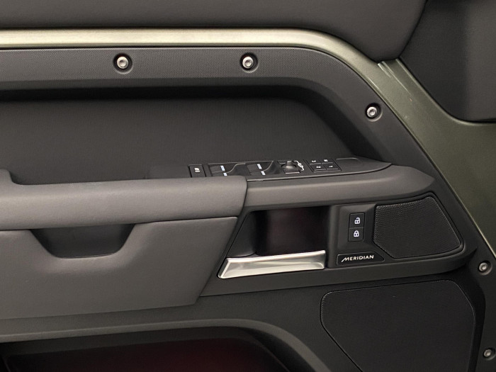 Land Rover Defender D250 X-DYNAMIC SE REZERVACE 3.0 d Dynamic SE