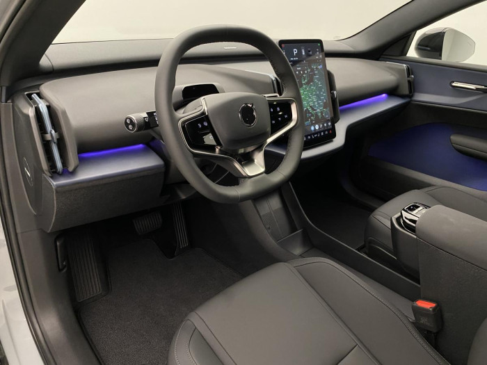 Volvo EX30 PURE ELECTRIC AWD TWIN PLUS