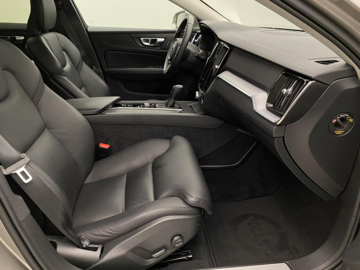 Volvo V60 D3 MOMENTUM REZERVACE 2.0 d Momentum