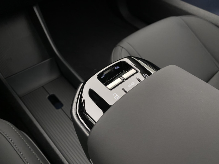 Volvo EX30 PURE ELECTRIC TWIN AWD ULTRA