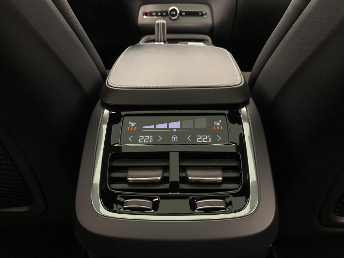 Volvo XC90 B5 AWD R-DESIGN AUT CZ