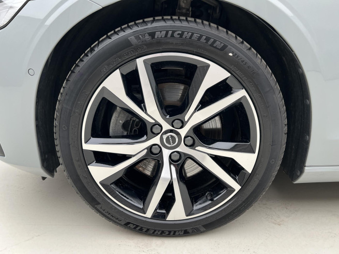 Volvo V60 B4 PLUS DARK AUT 1.maj.