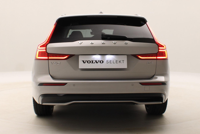 Volvo V60 B4 PLUS DARK AUT 1.maj