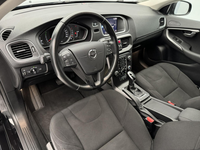 Volvo V40 T2 MOMENTUM AUT 1.5 Momentum