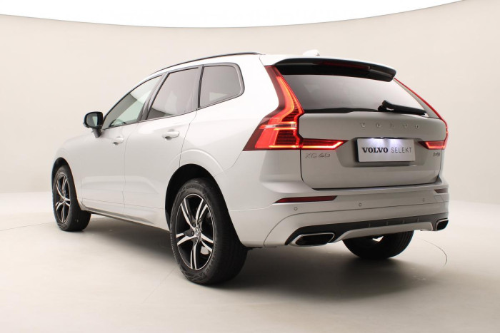 Volvo XC60 B4 AWD R-DESIGN AUT REZERVACE