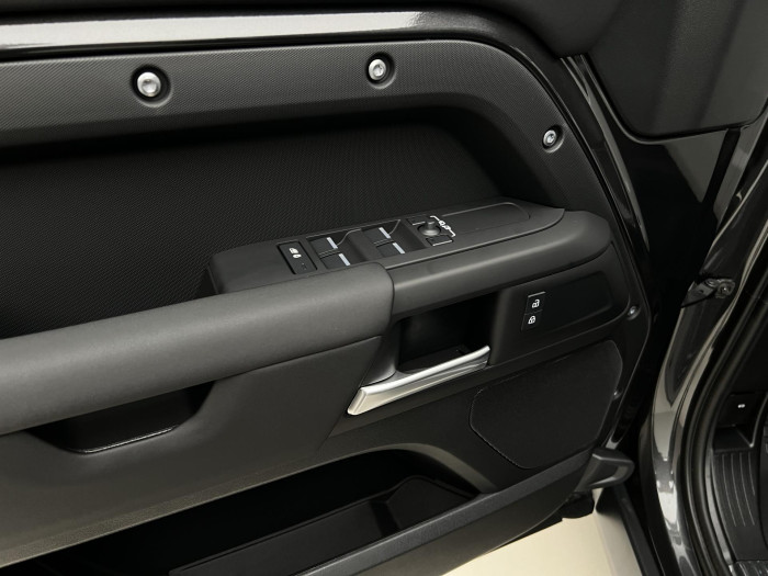 Land Rover Defender 110 D200 S AWD Aut 3.0 d