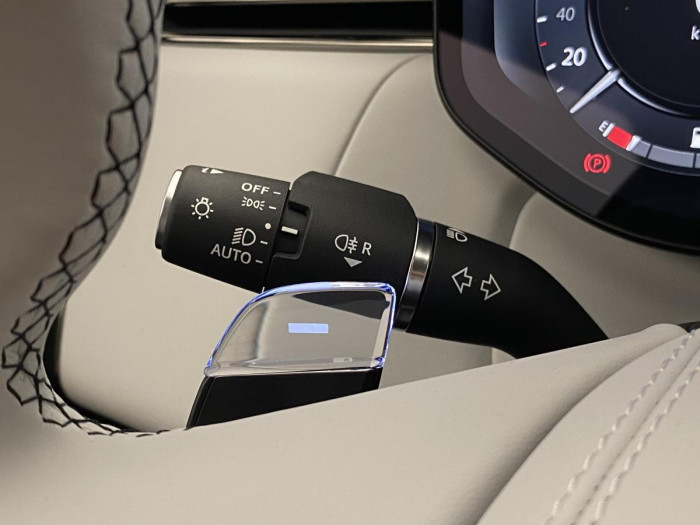 Land Rover Range Rover Sport P635 SV EDITION ONE AWD AUT 4.4 Edition