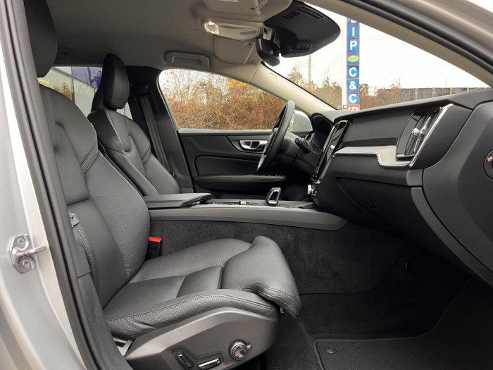 Volvo V60 CROSS COUNTRY B4 AWD Aut 1.maj