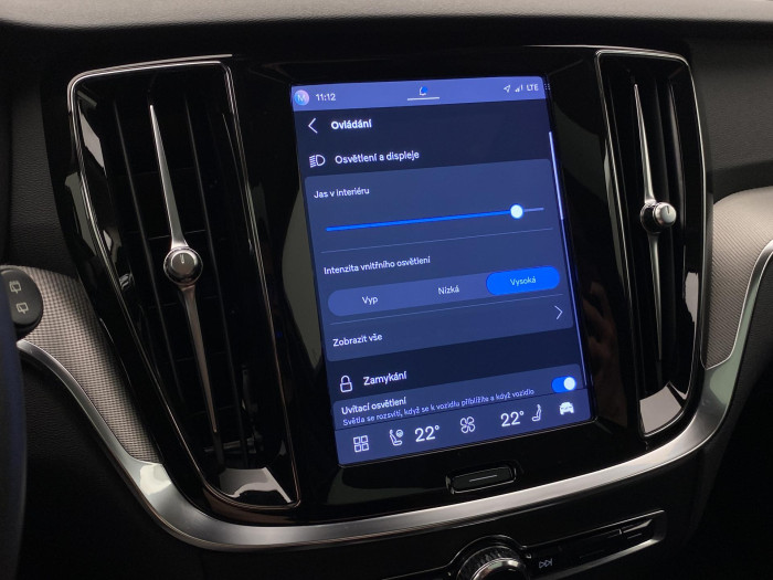 Volvo V60 T8 AWD RECHARGE DARK PLUS CZ