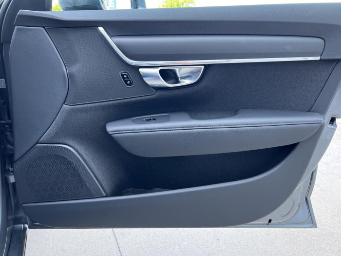 Volvo V90 D4 Aut 1.maj. NAVIGACE 2.0 d
