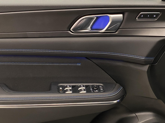 Lynk & Co 01 PHEV DCT AUT 1.maj