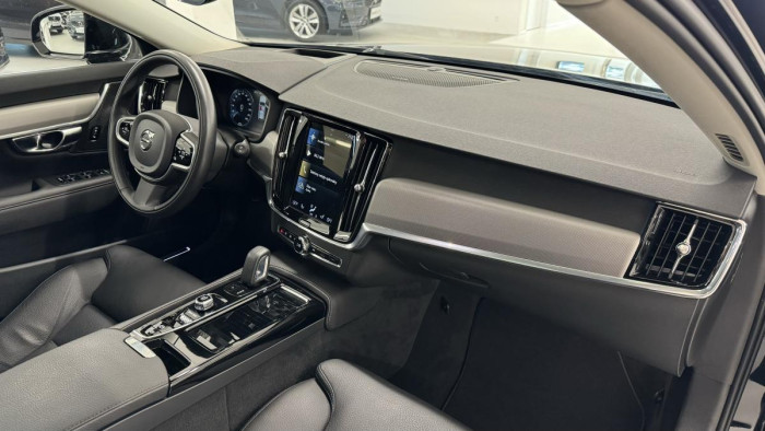 Volvo V90 T6 RECHARGE AWD REZERVACE