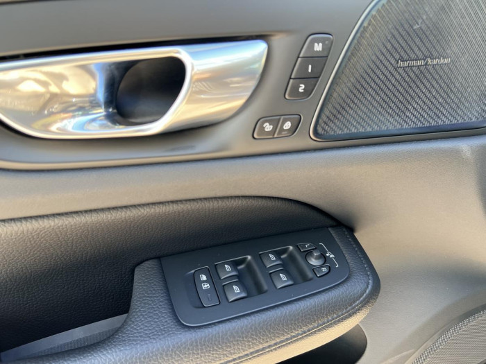 Volvo V60 T5 INSCRIPTION Aut REZERVACE