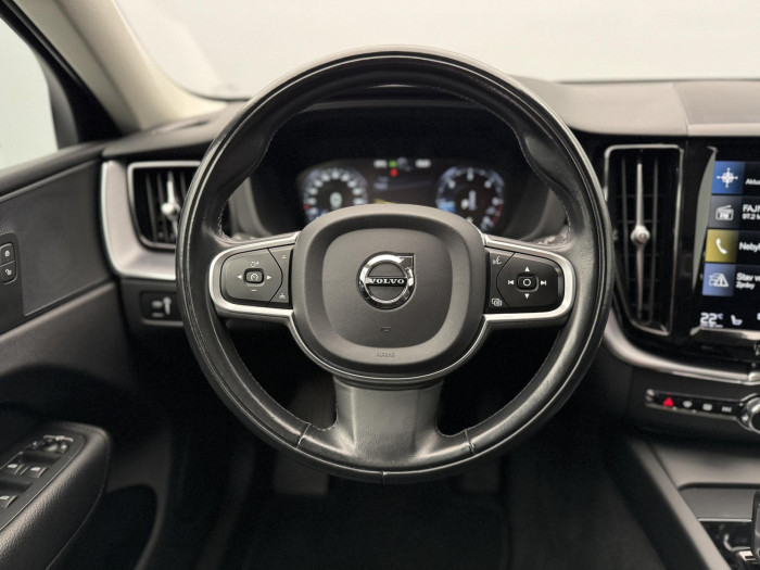 Volvo XC60 B4 AWD MOMENTUM PRO AUT 2.0 Momentum