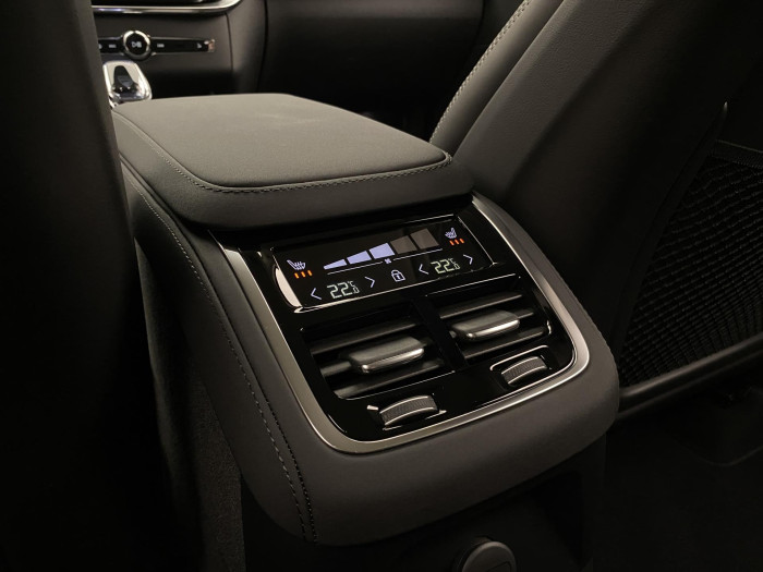 Volvo XC90 T8 AWD RECHARGE DARK PLUS 7m
