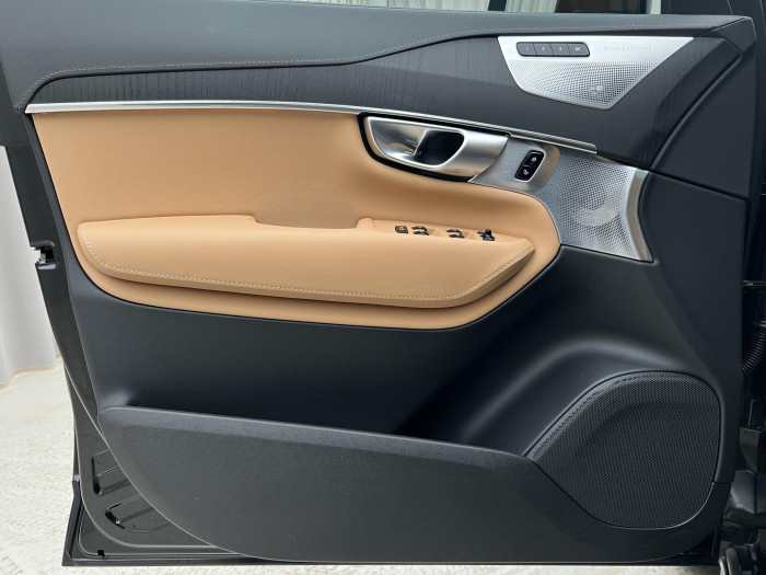 Volvo XC90 T8 AWD RECHARGE ULTRA DARK CZ