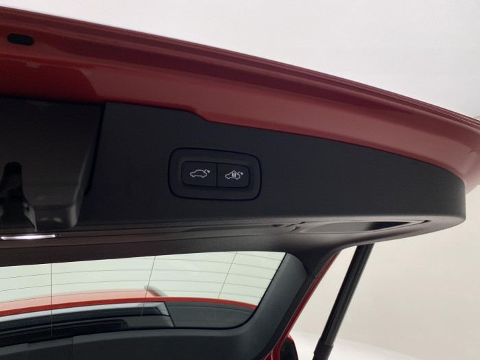 Volvo V60 B4 DARK PLUS AUT CZ