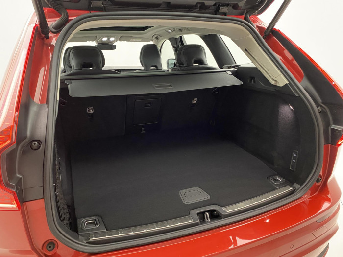 Volvo XC60 T8 AWD RECHARGE DARK ULTIMATE