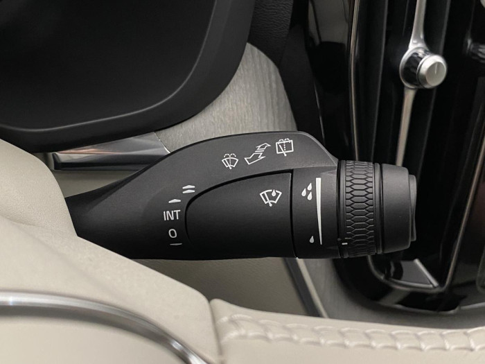 Volvo XC60 B4 AWD AUT DARK PLUS