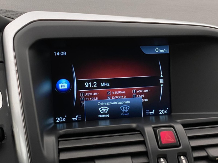 Volvo XC60 D4 AWD SUMMUM REZERVACE 2.4 d Summum