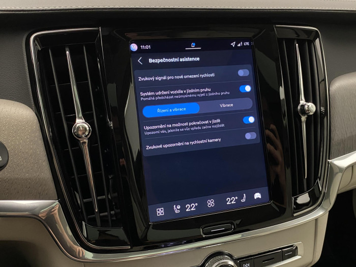Volvo V90 T8 AWD Plug-in DARK ULTRA