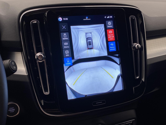 Volvo XC40 B3 DARK PLUS AUT CZ