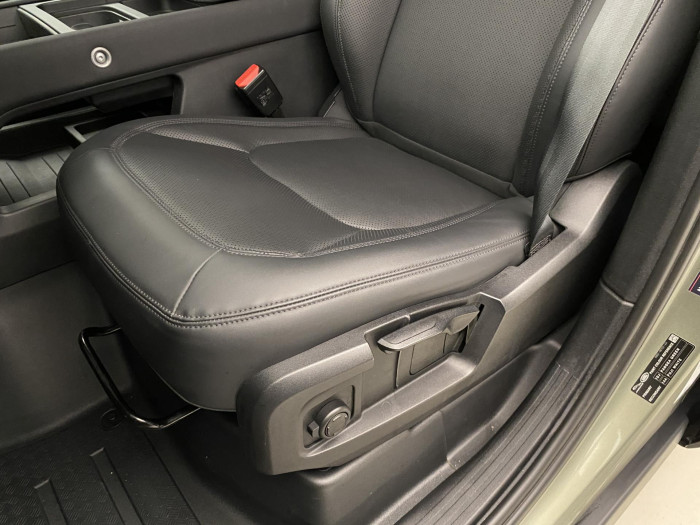 Land Rover Defender 110 D250 S AWD AUT CZ 7míst 3.0 d