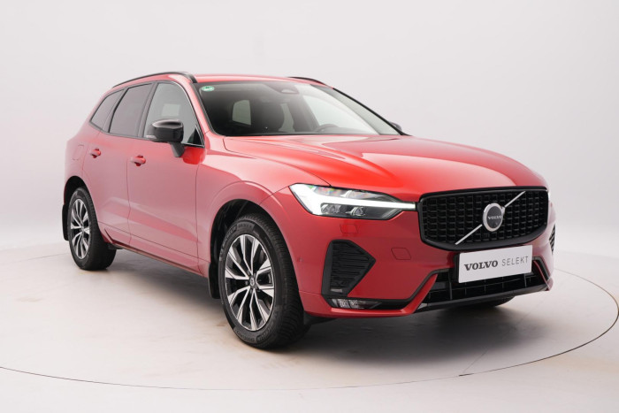 Volvo XC60 B5 AWD PLUS DARK REZERVACE