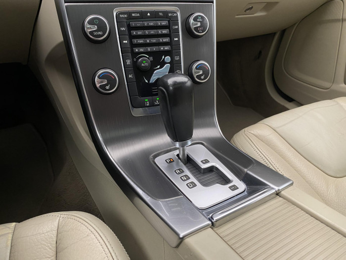 Volvo S60 D5 SUMMUM AUT CZ 2.4 d Summum