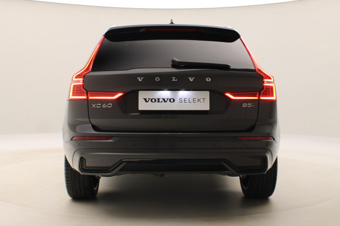 Volvo XC60 B5 AWD R-DESIGN AUT 1.maj