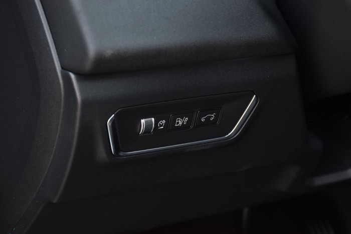 Lynk & Co 01 PHEV DCT AUT 1.maj.