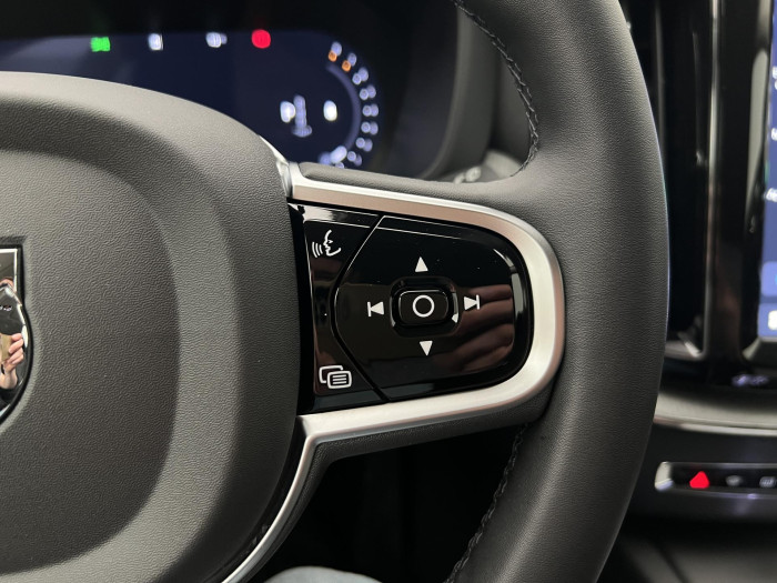 Volvo XC60 B5 AWD PLUS DARK AUT 1.maj.