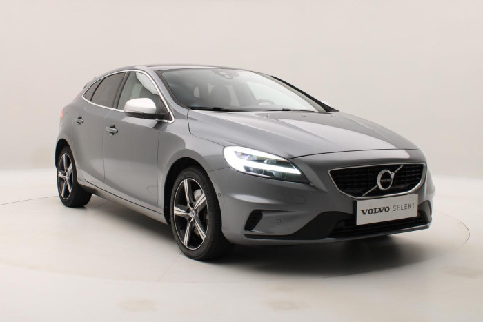 Volvo V40 T3 R-DESIGN AUT REZERVACE