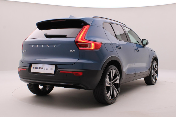 Volvo XC40 B3 DARK ULTRA AUT CZ