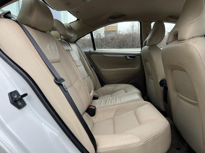 Volvo S60 2.4i MOMENTUM CZ 2.4 i Momentum